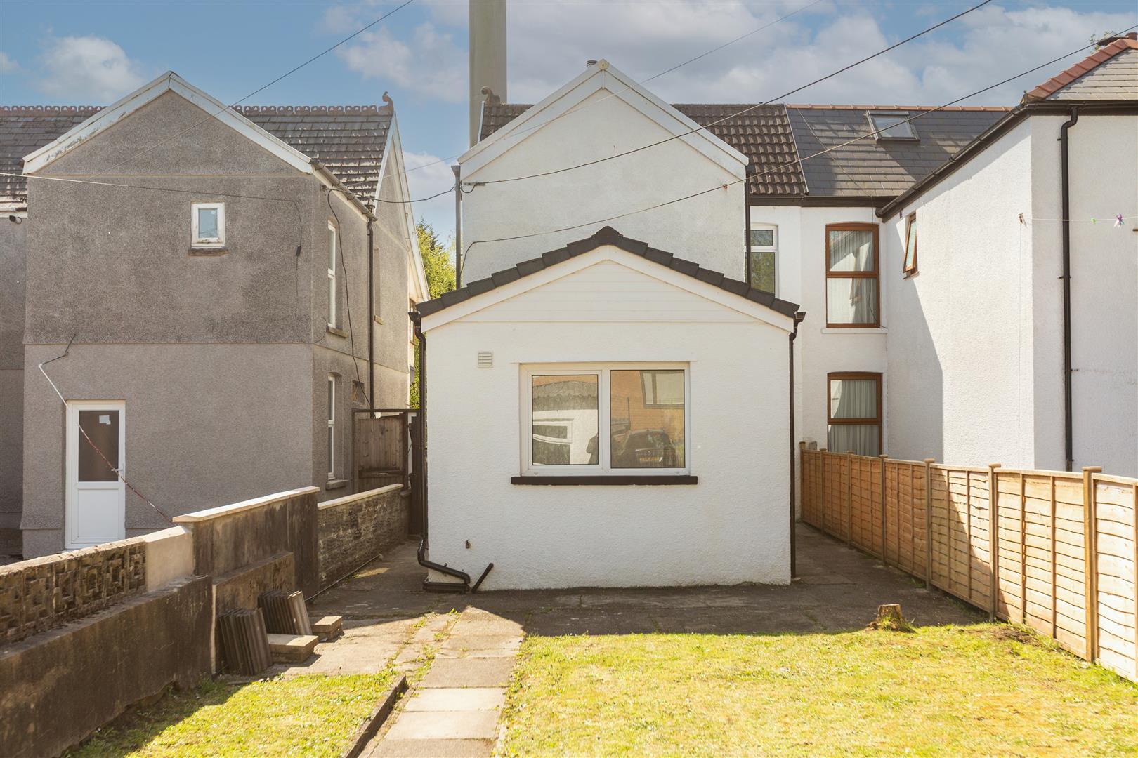 High Street, Clydach, Swansea, SA6 5LN